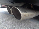 小気味よいサウンドを奏でるNISMO製S-tuneスポ-ツマフラ-。お問い合わせは03-5672-1023へ