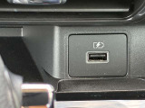 USBポーターも付いてますので、携帯の充電も大丈夫です。