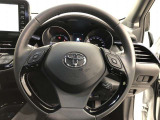 ハンドルは車を運転する上で、ずっと握っている重要なパーツです。手にフィットする物がいいですよね♪