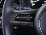 【ステアリングスイッチ】運転中、前方から目線をそらすことなく、オーディオ等の操作が可能な便利機能。安心&快適ドライブにはマストな装備。