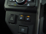 運転席と助手席にはシートヒーターを装備。寒い時期に嬉しい装備です。