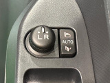 電動格納ミラー付き!ボタン一つで、ドアミラーを収納できますよ!