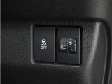 ◆VSA◆横滑り防止装置が装備されています。コーナーリング時の横すべりを抑える機能と、車両の急激な挙動変化を抑える機能で、安定した走行を実現しています。運転に安心とゆとりが出来ます。