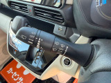 お車のフォグランプは、濃霧が発生し運転が困難に感じる際に使う補助灯としての役割があり運転をサポートしてくれます♪