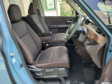 運転席・助手席は状態も良く室内クリーニング施工済みなので、ご来店の上是非お確かめください!