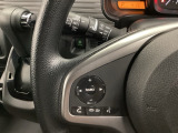 自社整備工場で点検整備をおこなってからお渡ししています。車検が残っている場合は『12ヶ月点検整備』を、車検整備付きの場合は『車検整備』をおこないます。整備費用は車両本体価格に含まれています。
