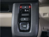 シフトはボタン操作となっており、直感的な操作性により、ドライバーの快適な運転を支援。P・N・Dは押す、Rは引くという人間の感覚にマッチした操作感です。