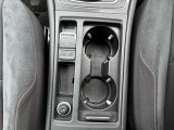 内装クリーニングも施しております。内装の綺麗なお車は気持ちが良くオススメさせていただく1つのポイントになっております。