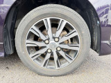 【純正ホイール】純正設計ならではの美しいデザインと精密な仕上げで、車両全体のスタイリングを引き立てます。
