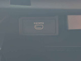 HDMI接続スマホミラーリング機能は、スマートフォンの画面をナビディスプレイに映し出します。YouTubeなどのアプリやナビゲーションを大画面で確認可能。家族みんなで楽しいドライブができますね♪