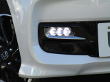 ■LEDヘッドライト■消費電力は少なく、しっかり明るいLEDヘッドライトです♪フロントバンパーにはフォグライトが装着されています!