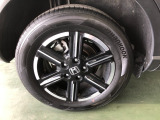 【アルミホイール】純正のアルミホイールがついてます!足元が引き立ち、車の印象がより良くなります!