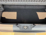荷物がどれだけ載るか一目で確認。広さ・開口部・段差、内張りの状態までチェックできます。