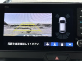 カラービジョンとガイド線で見やすい視点切替式のバックモニター。障害物センサーの検知状況を同時に表示できます