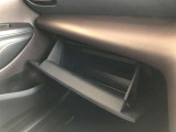 充実の小物入れを完備。ついつい貯めがちな小物をスッキリ収納できますね。