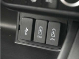 ◆USBチャージャー◆使いやすい場所に装備されています。