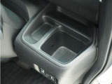 ◆ドリンクホルダー◆手の届きやすい場所にドリンクホルダーがあり、とても便利です。