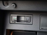 認定中古車保証1年間距離無制限の保証とロードアシスタンスサービスが全車に付帯されています。また、1年間または2年間の延長保証(有償)もご利用いただけます。