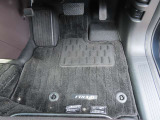 運転席のフロアマットです。