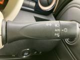 操作感も良好なウインカーレバー。スムーズな操作で、安全な車線変更や右左折をサポートします。