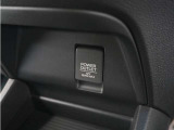 ◆アクセサリーソケット◆ドラレコの電源やスマートフォンの充電等に使用できる便利な電源ソケット!使いやすい場所に装備されています。
