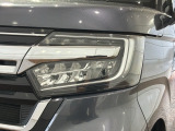 LEDヘッドライトは、点灯の瞬間から最大光量を発揮し、突然暗くなるトンネルなどでの安定感を高めます。