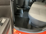 足元は広々♪しっかり内装ルームクリーニングを実施しています。車に自信があるからこそ、是非一度ご来店頂き見てもらえると幸いです。