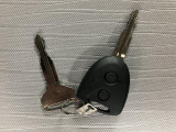 当店は整備工場併設の新車・中古車店です。全車認定中古車です。泉佐野市・貝塚市・熊取町・田尻町・泉南市・阪南市・岬町の泉州地域のお客様、大阪府内や他府県のお客様もお待ちしています。
