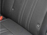 ◆ISOFIX◆シートベルトいらずでチャイルドシートと固定金具を連結するだけでがっちり固定できます。