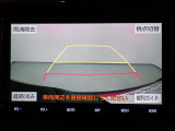 バックモニター付きで後退時に車両周辺が確認できるので安心です。車はどうしても死角ができますので、万が一のために必要な装備です。ただあくまでも補助装備ですので、目視での確認をお忘れなく!
