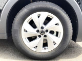 16インチ純正アルミホイール+205/60R16タイヤを装着。