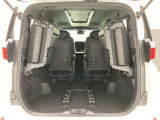 写真のように後部座席を倒せば、普段なかなか載せることのないような大きな荷物もしっかり積むことができそうですね。
