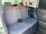 リアシートもリクライニングが可能ですのでゆったり座れ、軽自動車でも広々過ごせますよ。