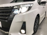 LEDヘッドライトです。デザイン性がよくとても明るいので、夜間の走行や悪天候でも安心です。しかも長寿命!
