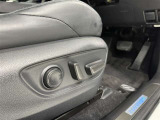 パワーシート搭載。微妙な調整が手軽にでき、ピッタリのポジションで運転することが可能です。