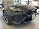 BMWはダウンフォースにより、車両を安定させるため、車の底は平らな造りとなっております。BMWの走行性能に対するこだわりはこういったところにも御座います。