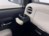 【ドリンクホルダー】さまざまな場所にございます。