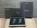 スマートキー2本、取扱説明書、保証書も付けてお納車させて頂いております。