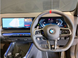 【パドルシフト付】Mマルチステアホイルに付随する「パドル・シフト」F1マシン感覚でシフトチェンジが可能となりよりドライビングの楽しさを演出します