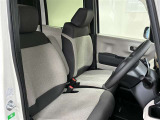 視界が広く、周囲も見やすいので安心して運転できます。