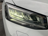 LEDヘッドライトにより夜間の視認性も向上。リヤのウィンカーはダイナミックターンインジケーターになりきれいに流れるのが特徴的です。