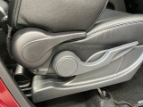【運転席シートリフター】運転席の座面の高さを調整!視界の良い位置に高さを調整することで、運転の安全性が向上します☆
