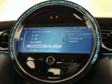 Bluetooth対応で、スマートフォンとワイヤレス接続。ドライブ中もお気に入りの音楽を楽しめます。