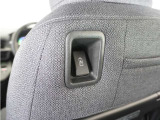 ◆後席用USBチャージャー◆後部座席に搭乗される方のために便利で使いやすい位置に設置。長時間のドライブも安心です♪