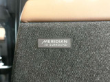 Meridian3Dサラウンドサウンドシステム装備。臨場感ある音楽が聴けます。