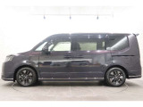 このお車はホンダ純正光脱臭・抗菌加工を納車前に致します。光触媒消臭は光触媒と銀イオンにより消臭とウイルス除菌や抗菌効果のダブル効果で車内を快適に保ちます。