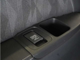 ◆12V電源ソケット◆スマートフォンの充電等にも便利な電源ソケット!使いやすい場所に装備されています。