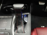 操作しやすいシフトレバーです。