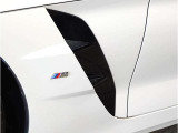 【ボディコーティングで新車時の輝きを】ご納車前にボディを磨き上げ下地処理を行った上で、コーティングを施工します。軽微な小傷も無くなりより新車時の輝きに近い状態でお届けできます。ぜひご用命下さい!