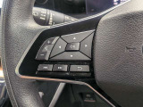 手元で音量調整やナビの画面切り替えができるステアリングスイッチ!運転に集中したまま快適に操作が可能です。